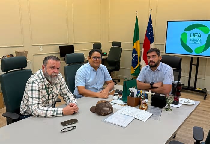 Prefeito Plínio Cruz reforça compromisso com Saúde, Educação e Desenvolvimento em viagem a Manaus