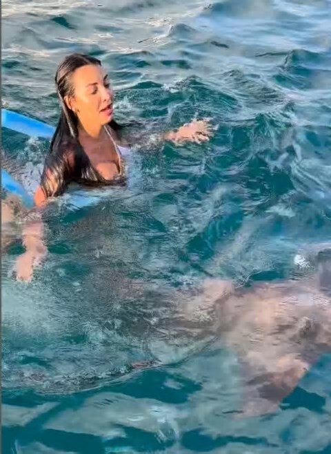 Mulher toma susto ao se deparar com tubarão no mar de Fernando de Noronha