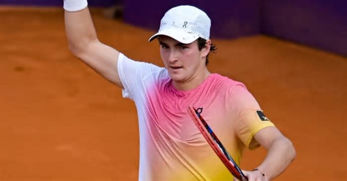 Fenômeno do tênis, João Fonseca bate Djere e alcança primeira final no ATP
