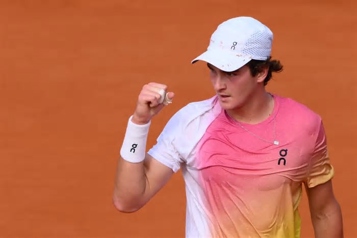 João Fonseca bate sérvio e garante vaga na final no ATP 250 de Buenos Aires