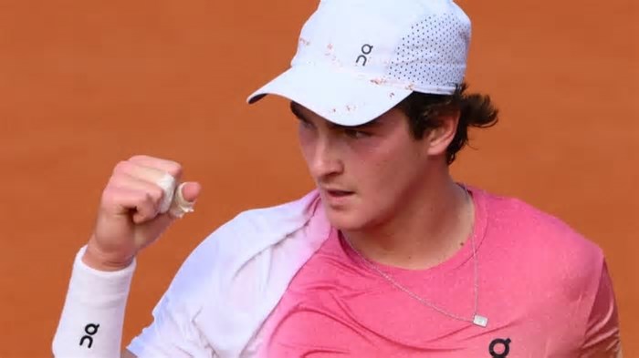 João Fonseca bate sérvio e alcança 1ª final de ATP da carreira