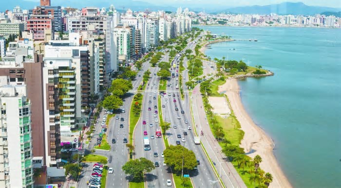 Florianópolis é a 3ª cidade com maior demanda por imóveis de médio e alto padrão, diz pesquisa