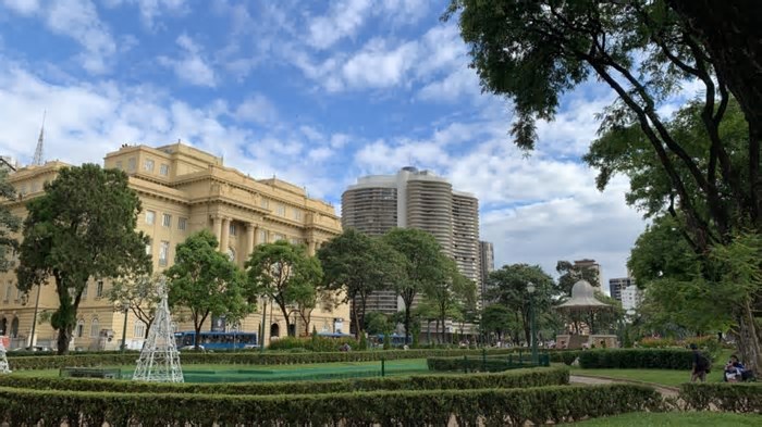Descubra a História e Encanto da Praça da Liberdade: O Coração de Belo Horizonte