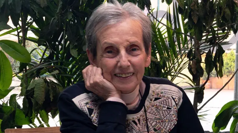 'Odeio o termo idoso. A palavra velha deveria ser digna. Sou velha, gosto disso'