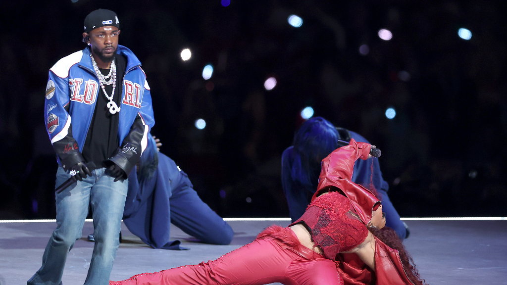 Veja com foi o show de Kendrick Lamar no intervalo do Super Bowl LIX