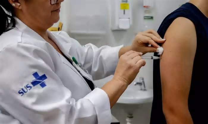 Ministério da Saúde recomenda ampliar público-alvo da vacinação contra dengue