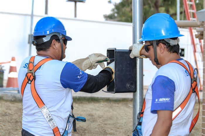 Vagas para instrutores nas áreas de tecnologia da informação, energia e gestão estão abertas no Senai; confira