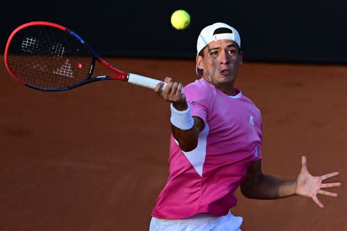 Rio Open: Baez vence compatriota, vai à final e busca bicampeonato do torneio