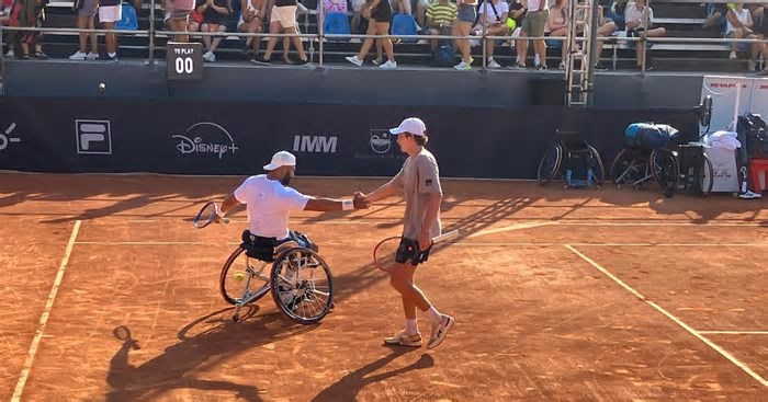 João Fonseca bate bola com Del Potro e tenistas cadeirantes no Rio Open