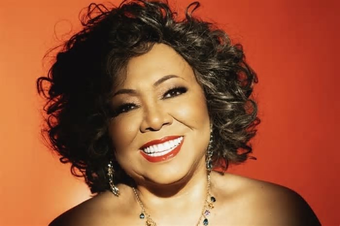 Alcione passa mal durante show e abandona o palco