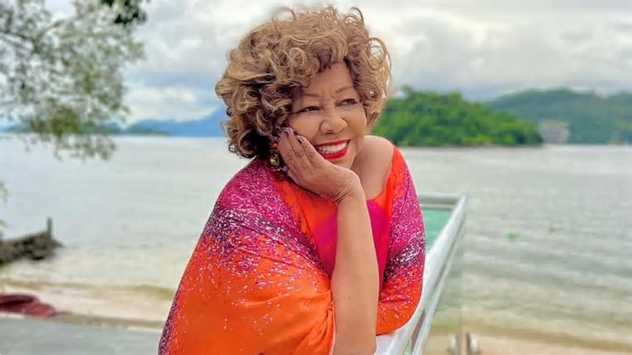 Alcione passa mal durante show em Recife e precisa interromper apresentação