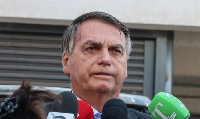 Entenda trâmite de PL que muda Ficha Limpa e pode beneficiar Bolsonaro