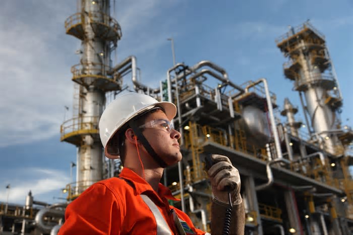 Petrobras anuncia contratação de 1.780 empregados em 2025