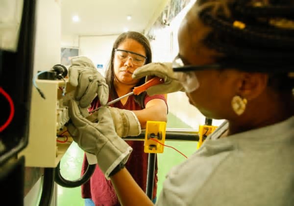 Salvador lidera geração de empregos no Nordeste em 2024