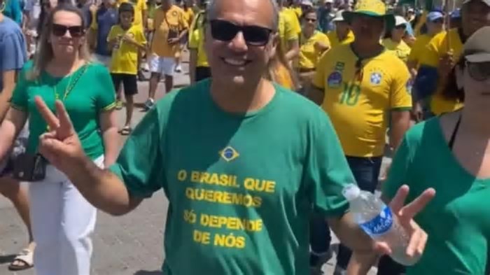 Vereador bolsonarista propõe projeto contra