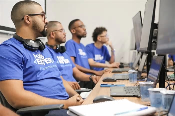 Novo polo de inovação de Salvador inicia atividades com formação gratuita para pessoas em