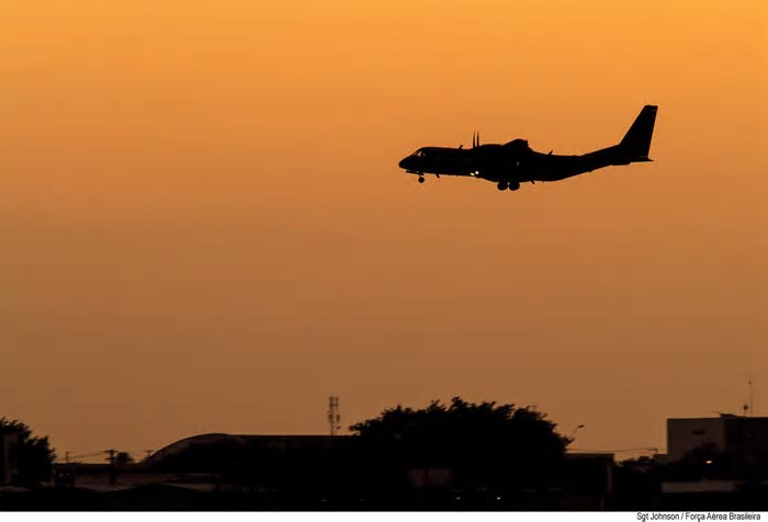 Militares são presos acusados de usar aviões da FAB para transportar drogas