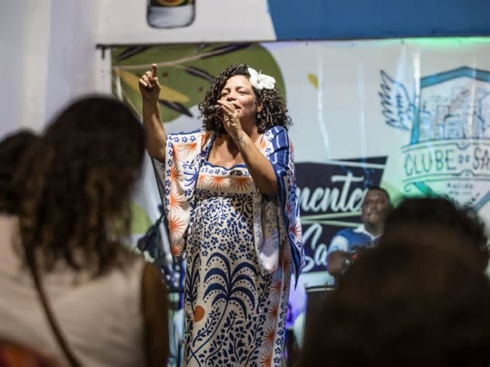 Assembleia Legislativa de Pernambuco homenageia artistas e grupos do samba