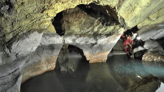 Descoberto maior lago subterrâneo do mundo, com 3.5 piscinas olímpicas de tamanho