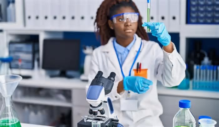 Ausência de mulheres negras é desafio para ciência, aponta ONU