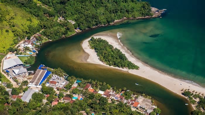 Veja quais praias do litoral norte de SP não são boa opção para o banho de mar