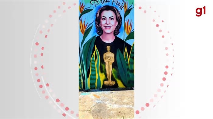 Fernanda Torres é homenageada em pintura de muro feita por artistas e jovens do socioeducativo, no Ceará
