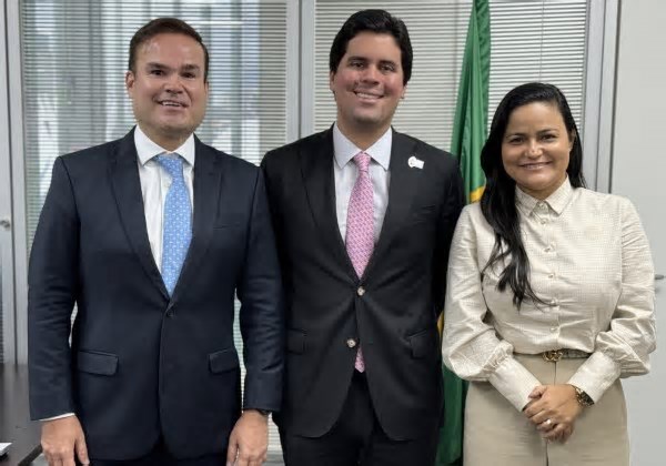 Débora Regis viabiliza R$5 milhões para revitalizar equipamentos esportivos