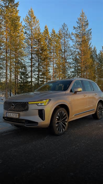 Volvo EX90 elétrico e XC90 híbrido chegam em breve no Brasil