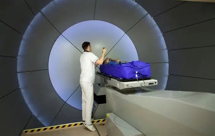 Os tratamentos ultrarrápidos contra o câncer que podem substituir a radioterapia no futuro
