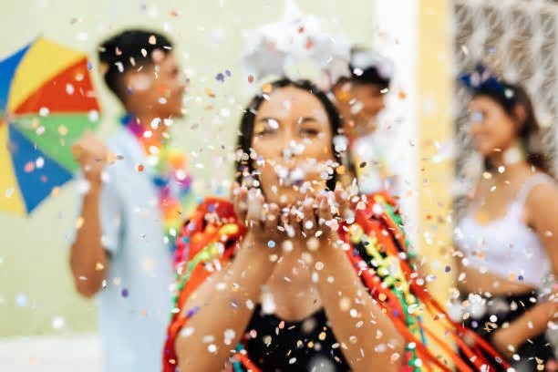 Festividades carnavalescas projetam crescimento de 20% nas vendas em 2025