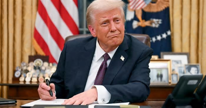 Trump volta a falar sobre um terceiro mandato, que viola Constituição dos EUA