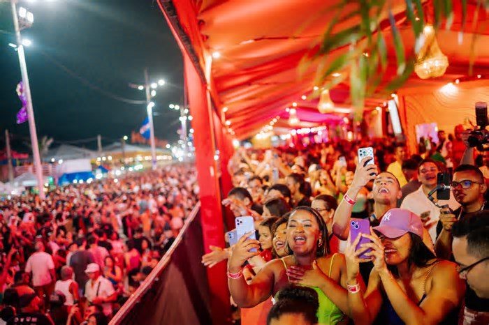 Camarote Stage: show de Belo e atrações locais na Avenida Litorânea neste domingo (23)