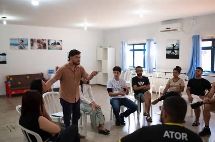 Governo de Goiás seleciona oficinas de teatro e dança com remuneração de R$15 mil