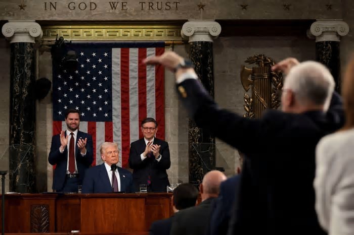 FT/Análise: O roubo de Trump à luz do dia