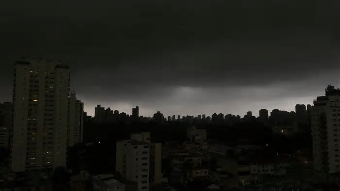 Clima para sexta-feira (14): chuvas intensas por todo o país