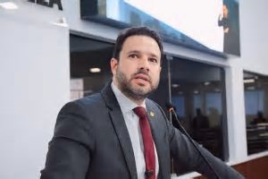 Projeto quer aumentar a zona comercial da Rua Pereira Filgueiras, Centro