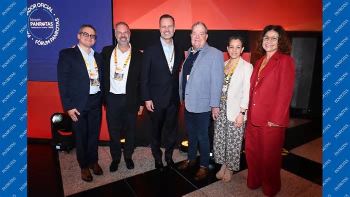 Lideranças do Turismo estão no Fórum PANROTAS 2025; fotos