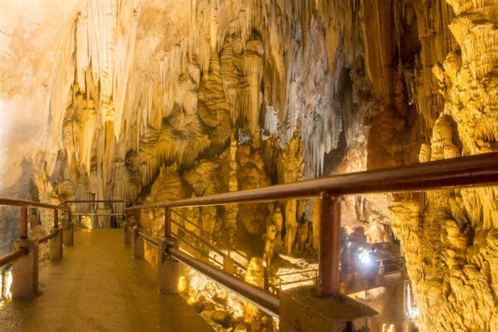 10 destinos em SP para mulheres que amam viajar sozinha