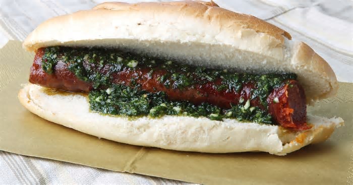 Choripán: onde comer o popular pão com linguiça em São Paulo?