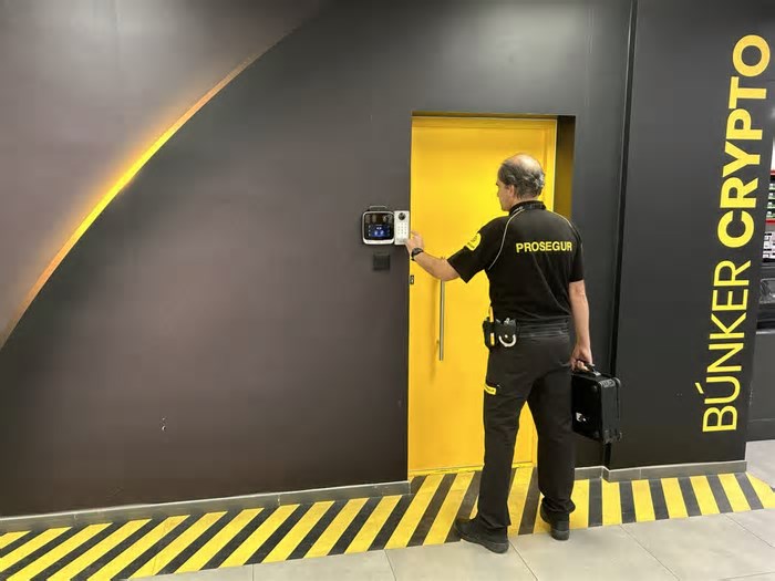 Como funcionam os bunkers que protegem bilhões em criptomoedas