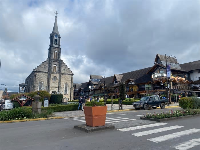 Frente fria traz nova queda de temperatura em Gramado e trará mínimas de outono