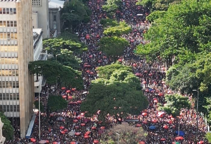 Bloco do Alok: PBH recolhe 40 toneladas de lixo após a festa