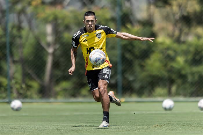 Cuello se concentra após 4 a 0 do Atlético-MG na 1ª final: 'Não podemos dormir'