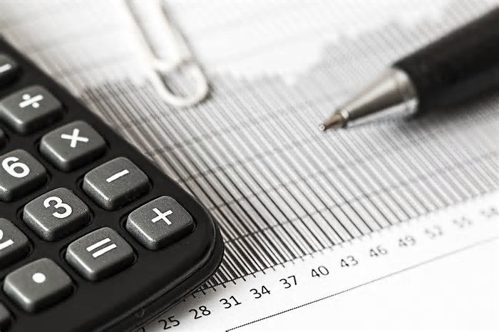 Como adicionar rendimentos e plano de saúde de dependentes na declaração do IR?