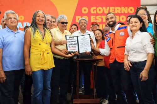 Jerônimo Rodrigues sanciona Lei de Proteção e Defesa Civil e anuncia edital de Fomento à Pesquisa