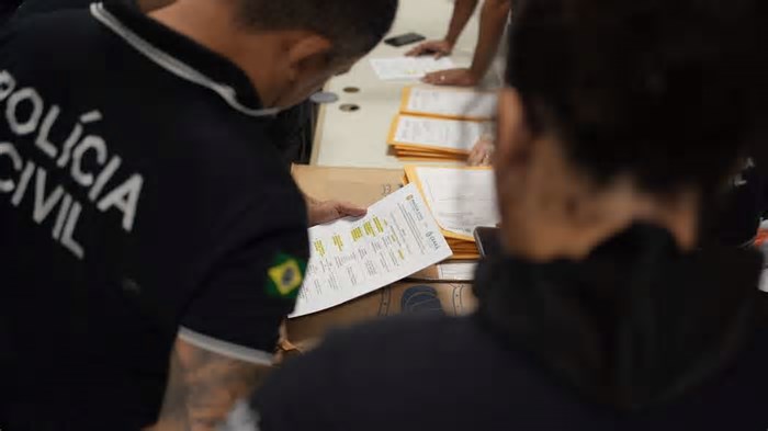 Cinco donos de empresas de internet são presos em operação contra facção no CE com material roubado ou atuação ilegal