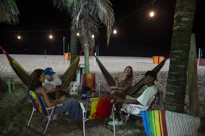 A noite é uma criança: de quiosque na orla a farmácia, conheça o Rio que funciona 24 horas por dia