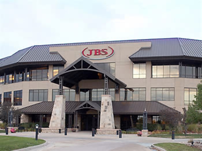 JBS faz proposta por maior empresa avícola do Oriente Médio, diz agência