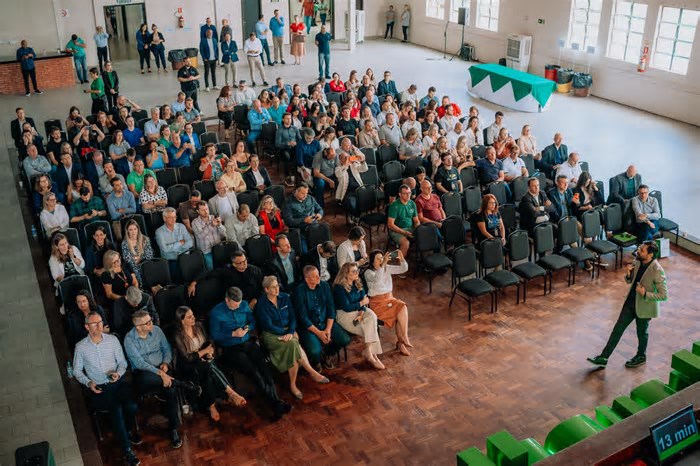 Encontro reúne lideranças e estimula cooperativismo em Nova Petrópolis