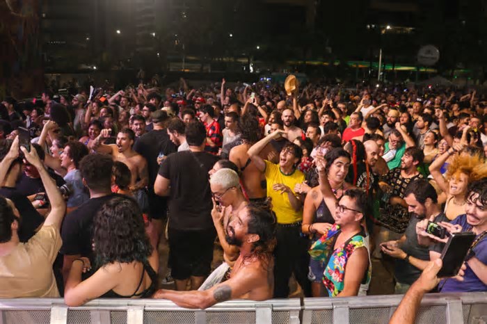 Carnaval Ceará 2025: programação de domingo nas praias de Aracati, Paracuru e mais